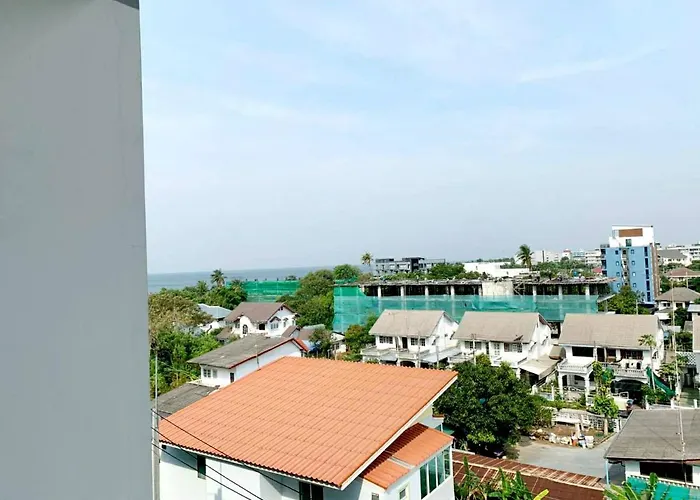Sweet Seaview Flr6 With Toproop Pool Flr7 At The Blux Bangsaen