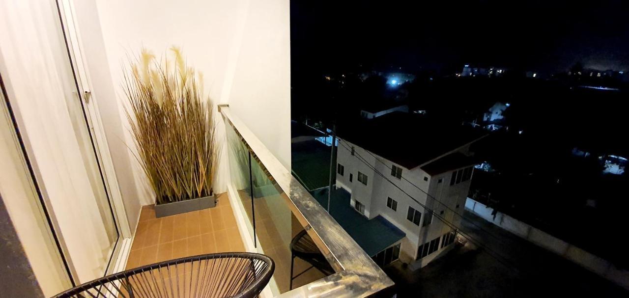 Sweet Seaview Flr6 With Toproop Pool Flr7 At The Blux Bang Saen